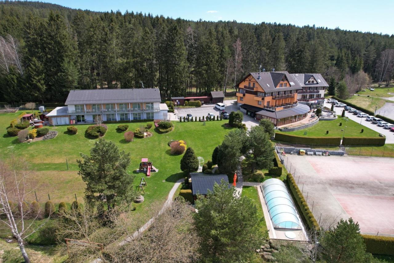 ליפנו נאד וויטאבו Hotel Slunecna Louka מראה חיצוני תמונה